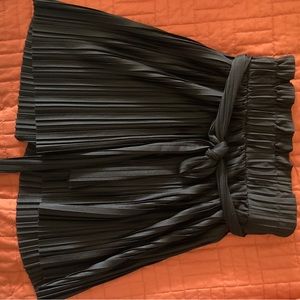 Black, pleated, medium skirt from ZARA